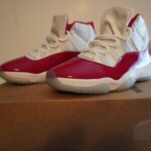 Air Jordan 11 Retro Size Men 13 Women 14.5 Cherry (Lightly Worn)